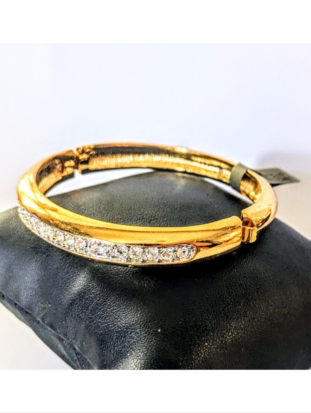 Gorgeous Vintage Gold Plated Pave Clear Crystal Hinged Bangle Bracelet Sz S